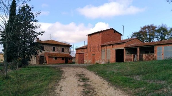 casale in vendita a Paciano
