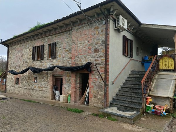 casa indipendente in vendita a Paciano