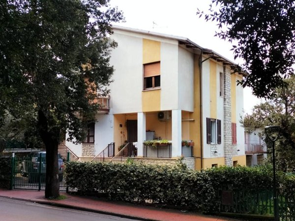 casa indipendente in vendita a Paciano