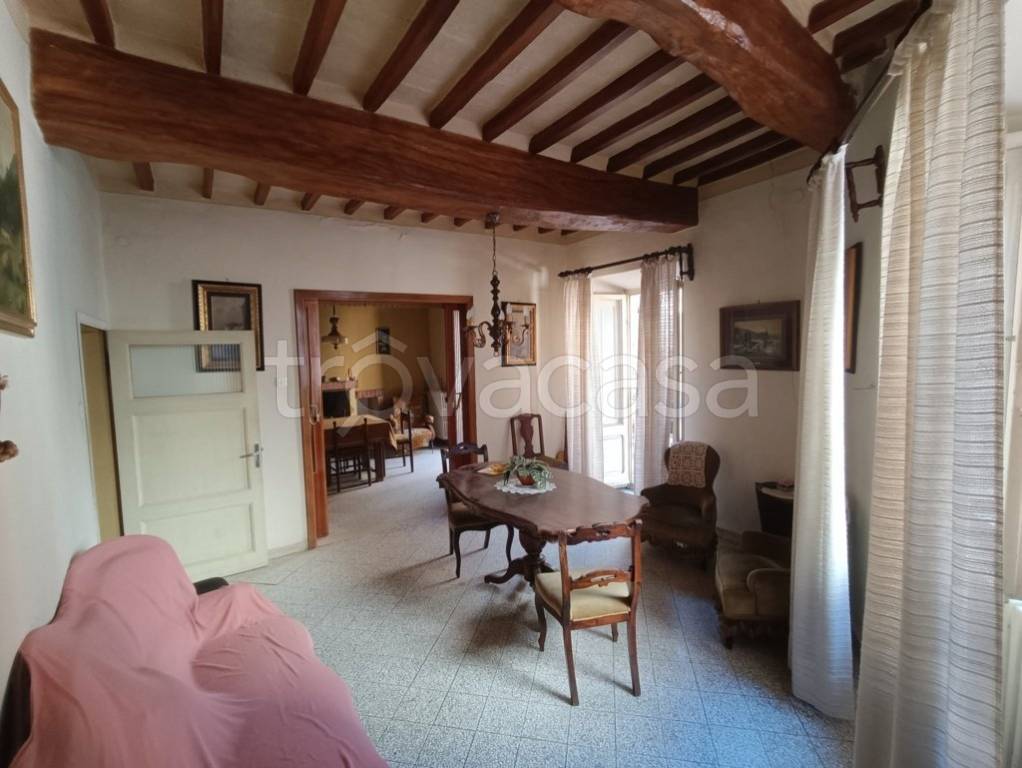 casa indipendente in vendita a Paciano