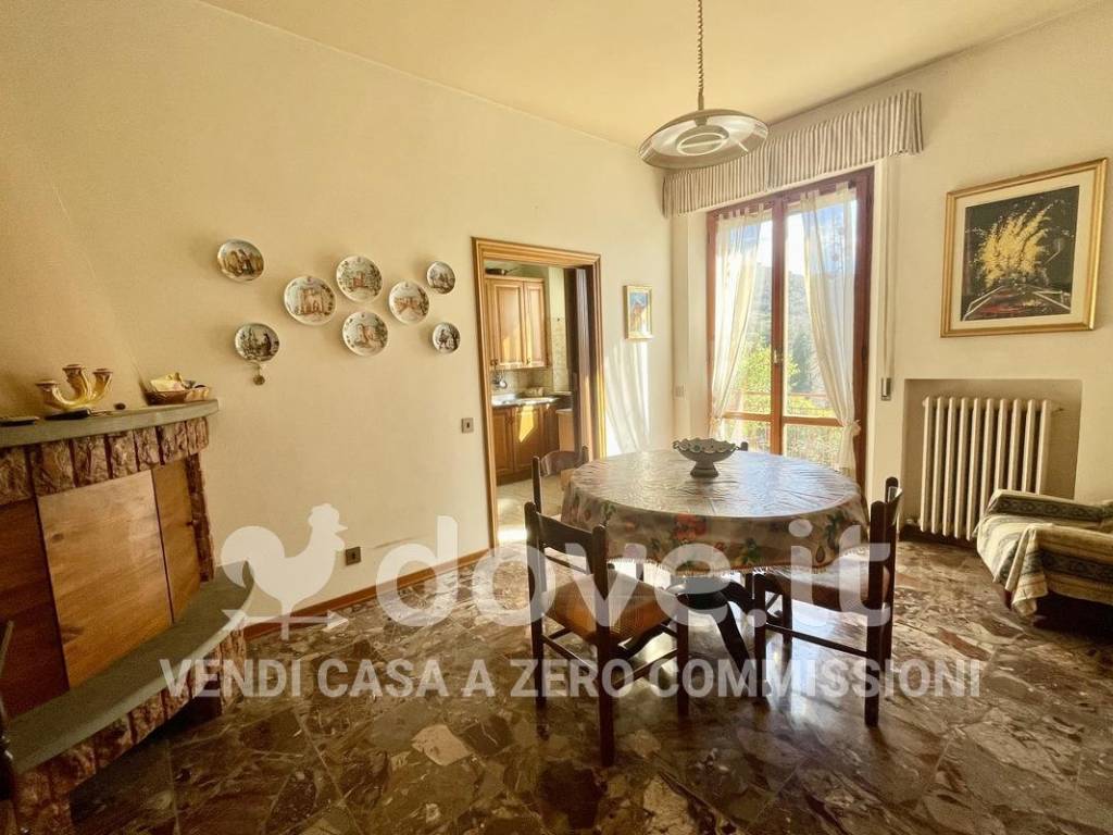 casa indipendente in vendita a Paciano