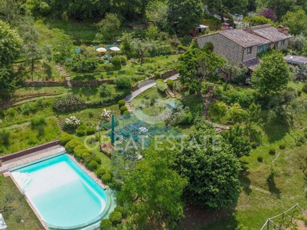 casa indipendente in vendita a Paciano