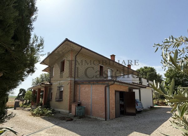 casa indipendente in vendita a Paciano
