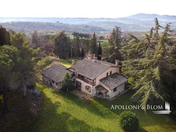 casa indipendente in vendita a Paciano