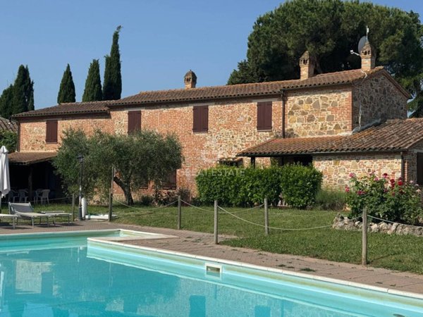 casa indipendente in vendita a Paciano