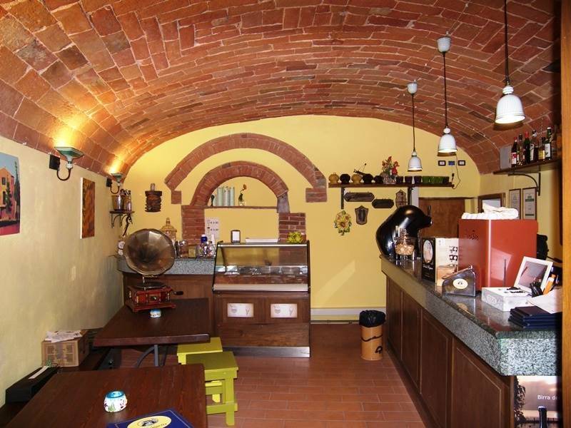 negozio in vendita a Paciano