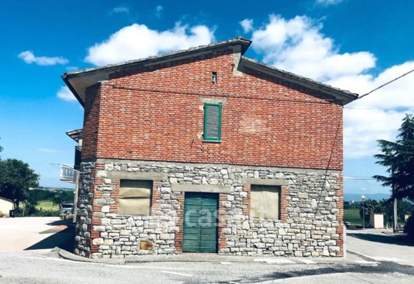 casa indipendente in vendita a Paciano