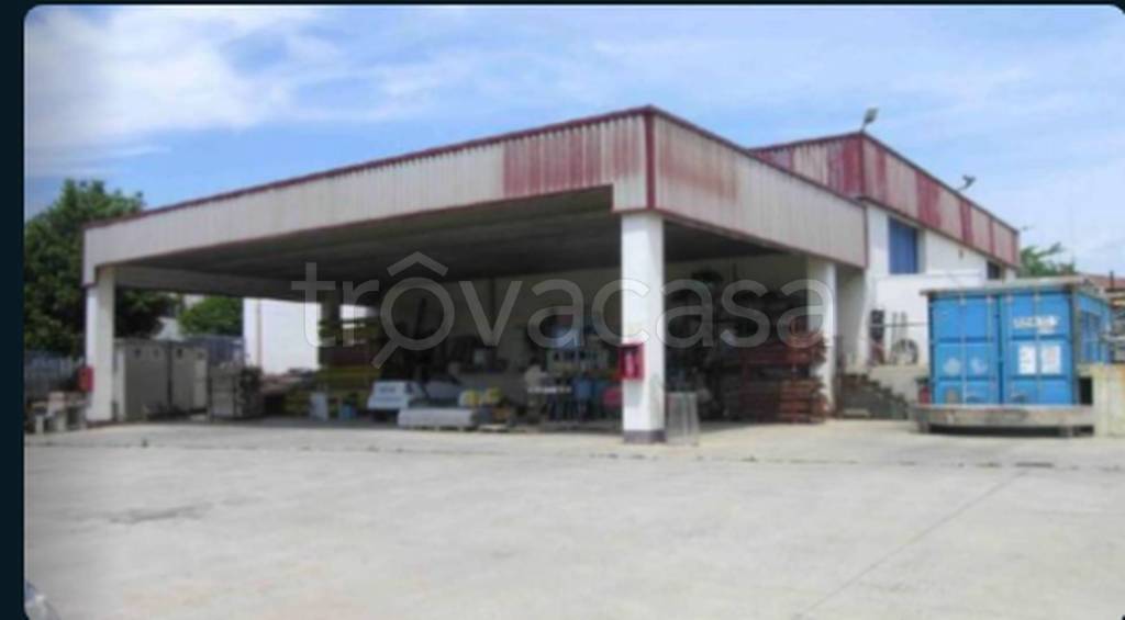 locale commerciale in vendita a Paciano