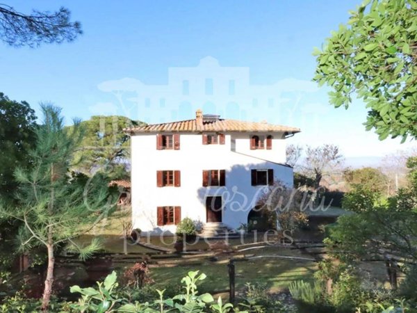 casa indipendente in vendita a Paciano