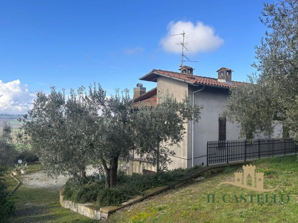 casa indipendente in vendita a Paciano