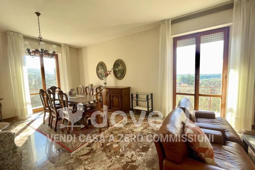 casa indipendente in vendita a Paciano