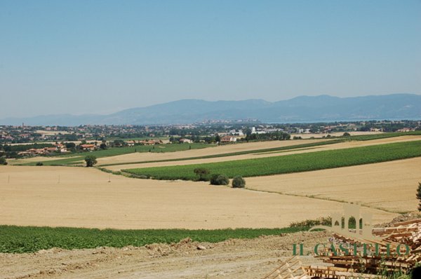 terreno edificabile in vendita a Paciano