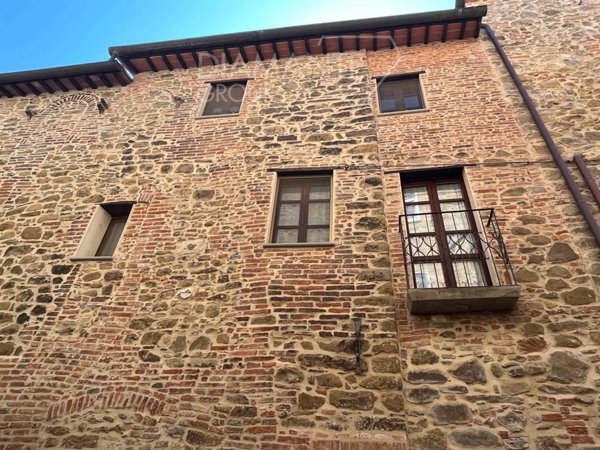 casa indipendente in vendita a Paciano