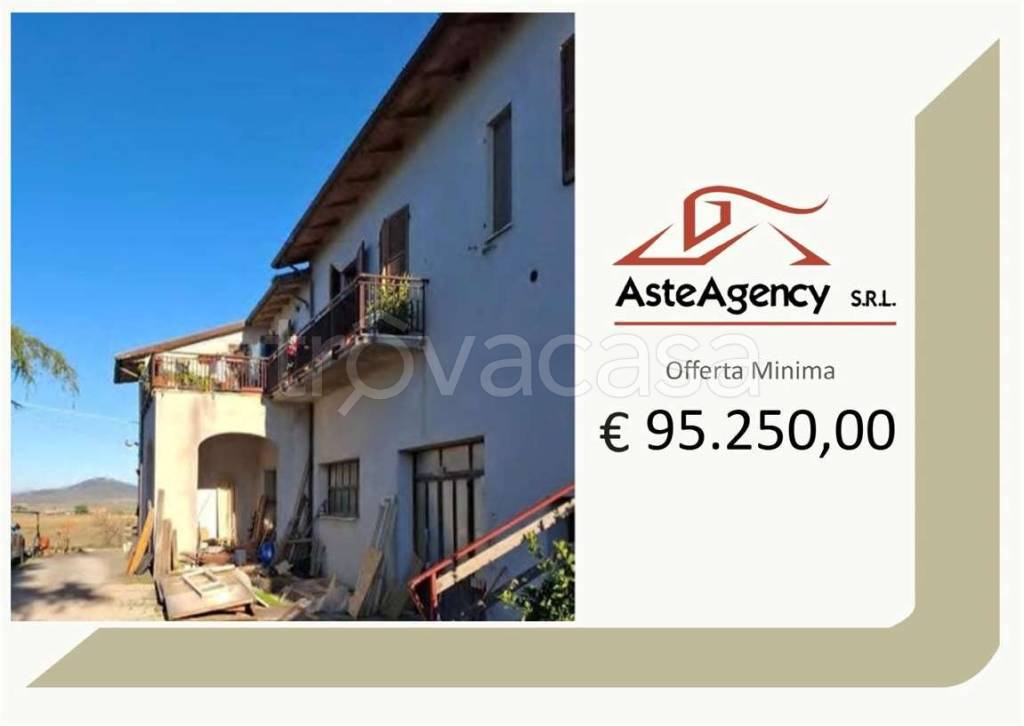 casa indipendente in vendita a Paciano