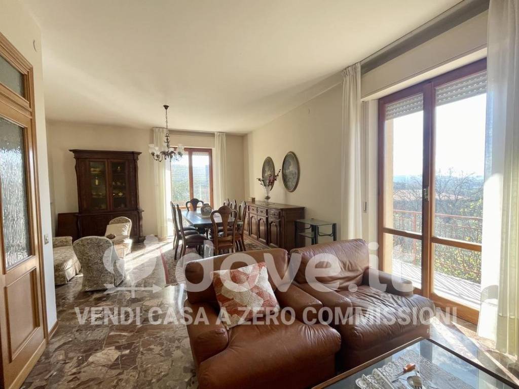 casa indipendente in vendita a Paciano