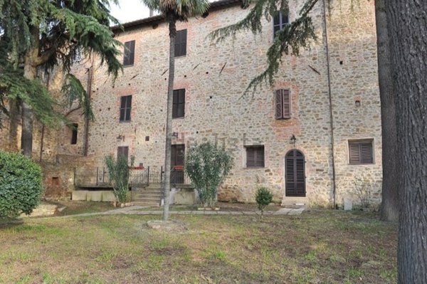 casa indipendente in vendita a Paciano