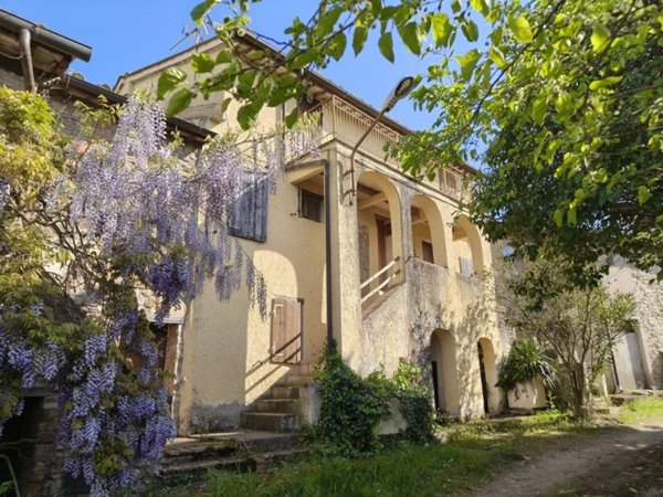 casa indipendente in vendita a Paciano