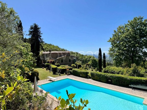 casa indipendente in vendita a Paciano