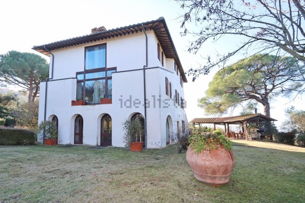casa indipendente in vendita a Paciano