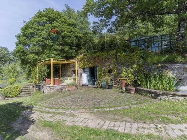 casa indipendente in vendita a Paciano