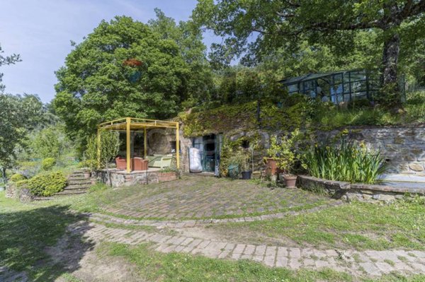 casa indipendente in vendita a Paciano