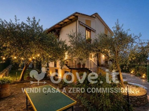 casa indipendente in vendita a Paciano