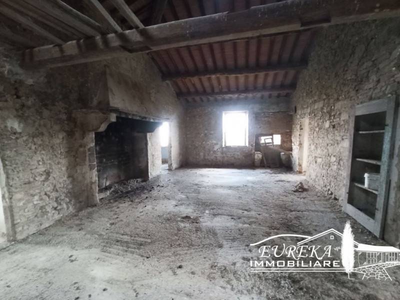 casa indipendente in vendita a Paciano