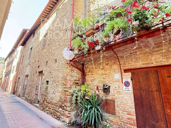 casa indipendente in vendita a Paciano