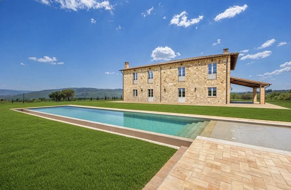 casa indipendente in vendita a Paciano
