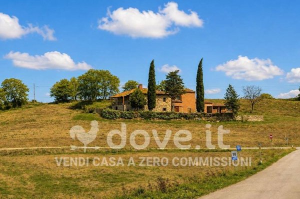 casale in vendita a Paciano