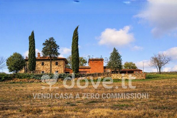 casale in vendita a Paciano