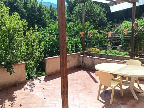 casa indipendente in vendita a Paciano