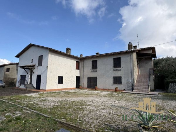 casa indipendente in vendita a Paciano