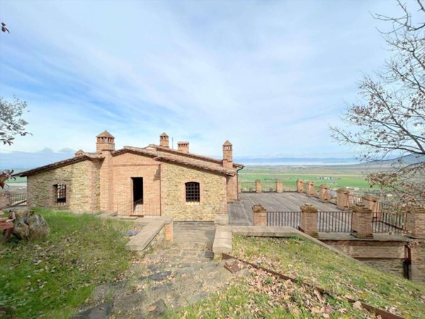 casa indipendente in vendita a Panicale