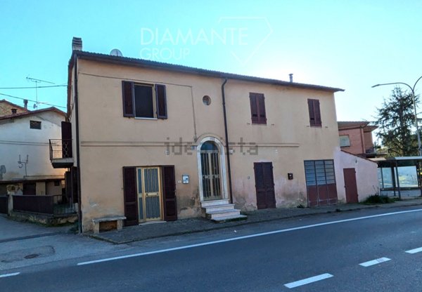 casa semindipendente in vendita a Panicale in zona Colgiordano