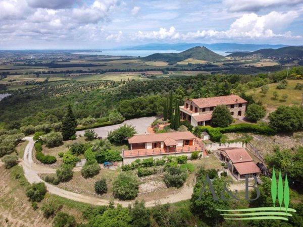 villa in vendita a Panicale