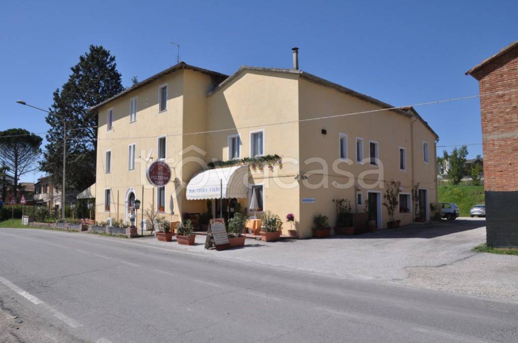 locale commerciale in vendita a Panicale