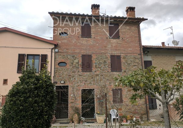 casa indipendente in vendita a Panicale in zona Colgiordano
