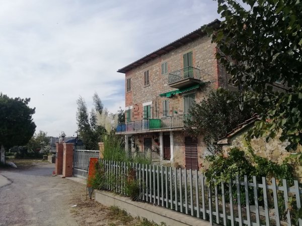 casa indipendente in vendita a Panicale