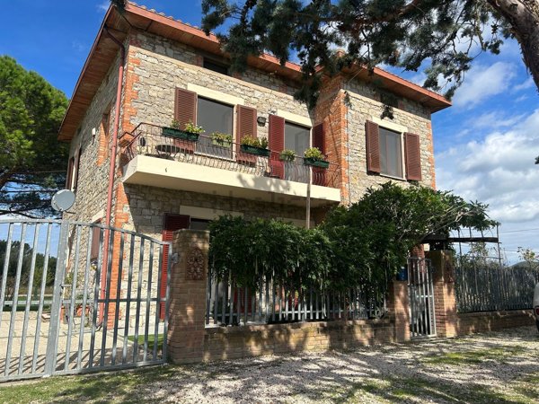 casa indipendente in vendita a Panicale