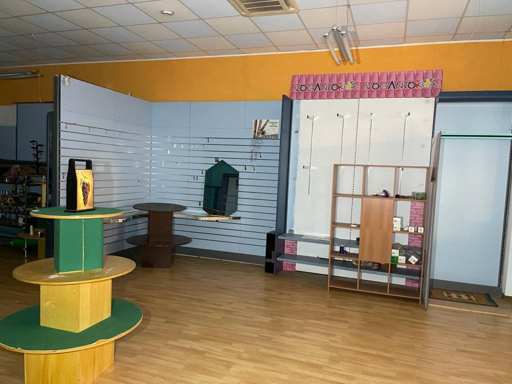 negozio in vendita a Panicale in zona Tavernelle