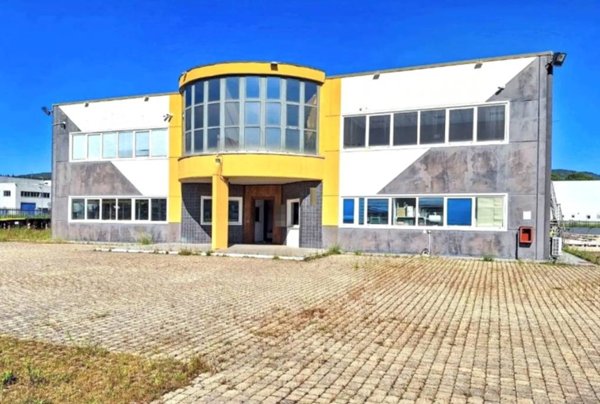 locale di sgombero in vendita a Panicale