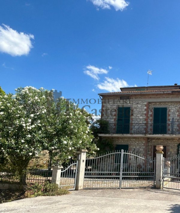 casa indipendente in vendita a Panicale