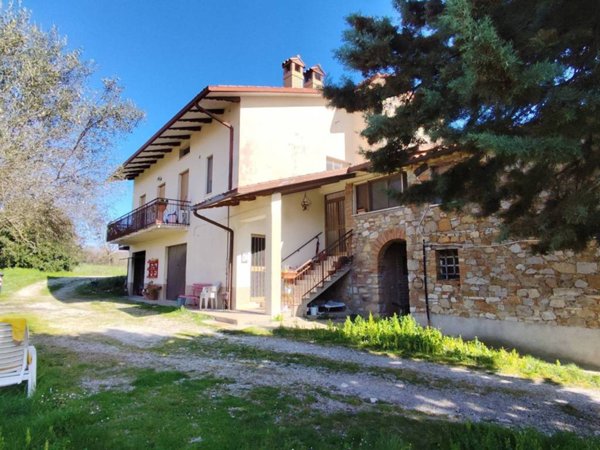 casa indipendente in vendita a Panicale in zona Colle San Paolo