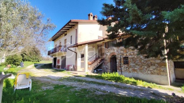 casa indipendente in vendita a Panicale in zona Colle San Paolo