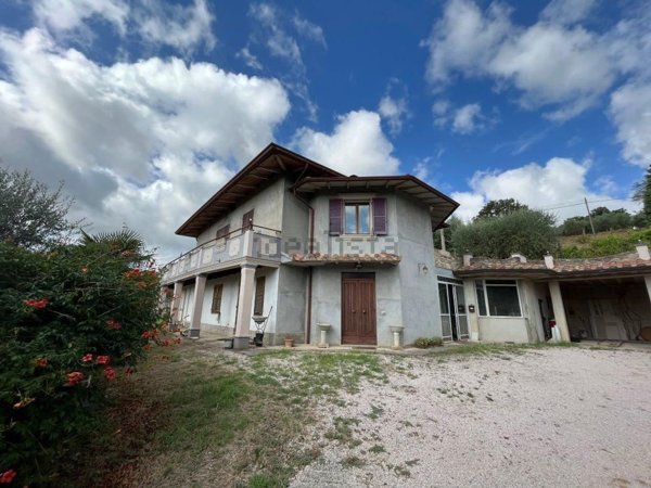 casa indipendente in vendita a Panicale
