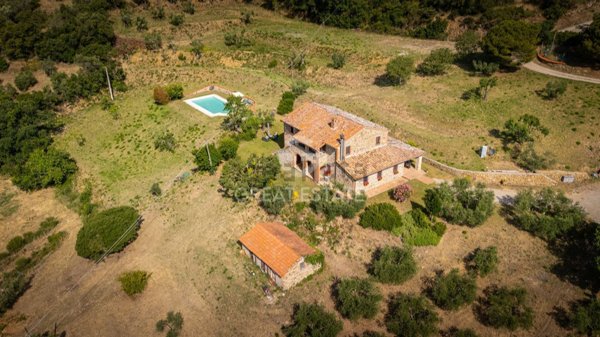 casale in vendita a Panicale in zona Casalini
