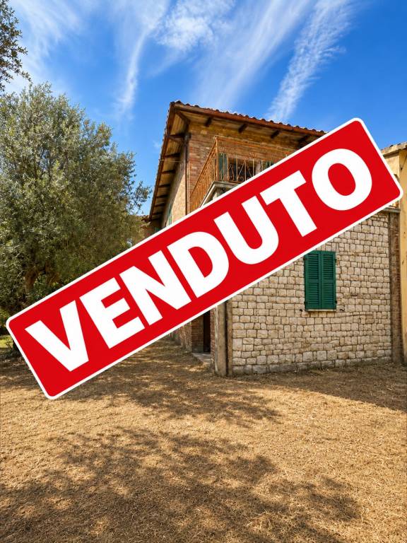 casa indipendente in vendita a Panicale in zona Colgiordano