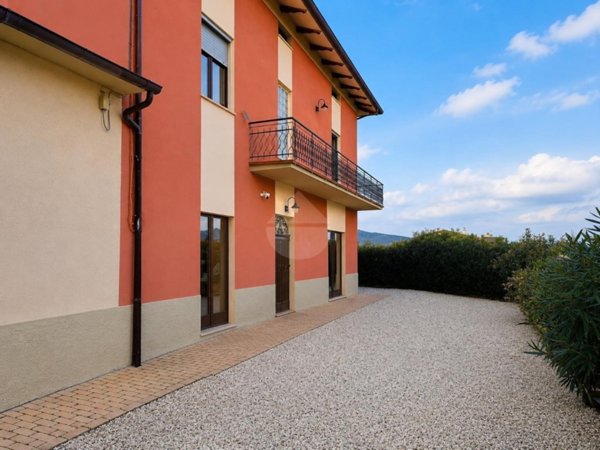 casa indipendente in vendita a Panicale in zona Missiano
