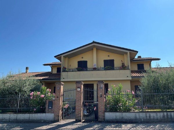 casa indipendente in vendita a Panicale in zona Tavernelle